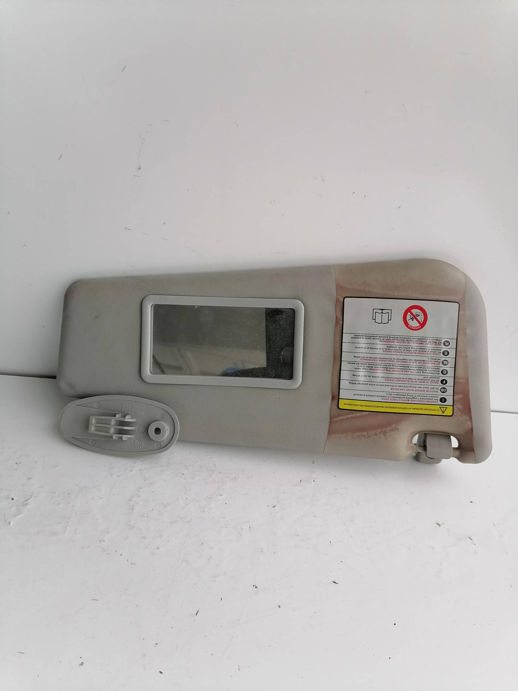 Aletta parasole parabrezza dx.